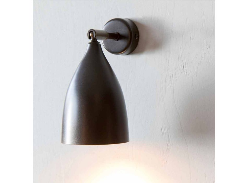Moderne håndværker væglampe i jern og aluminium fremstillet i Italien - konisk