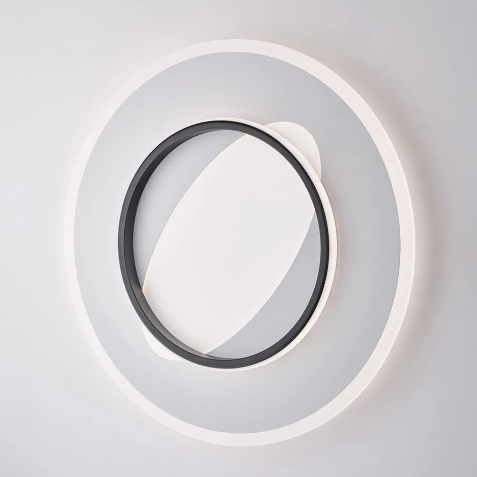 Moderne lampe i glas og metal, fremstillet i Italien, ideel til ethvert rum - Pavo Viadurini