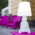 Slide Lady of Love bordlampe med lyst design lavet i Italien
