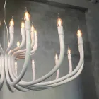 Suspension Lysekrone med 16 eller 32 lys i hvid eller sort aluminium - Alviso Viadurini