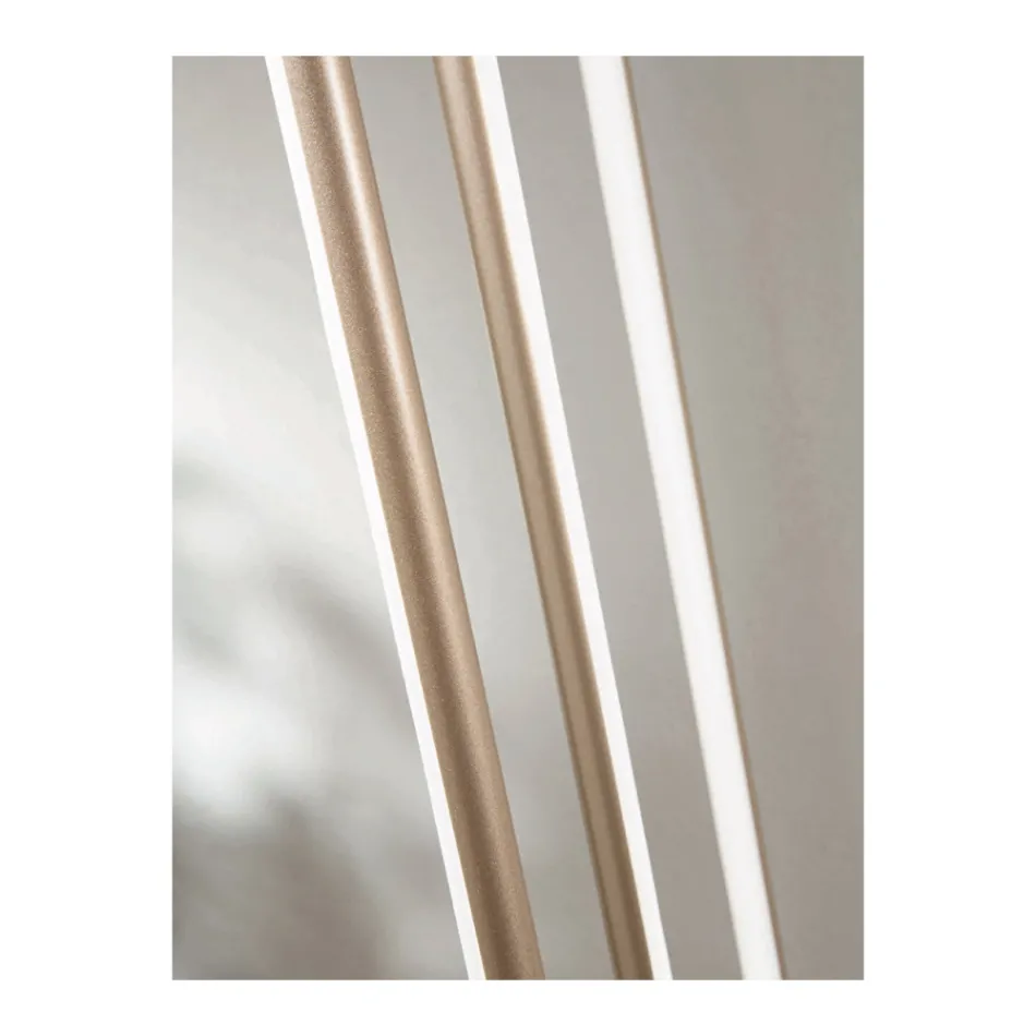 Lysekrone med 8 LED-lys i guldmalet metal og justerbare kabler - Orange Viadurini