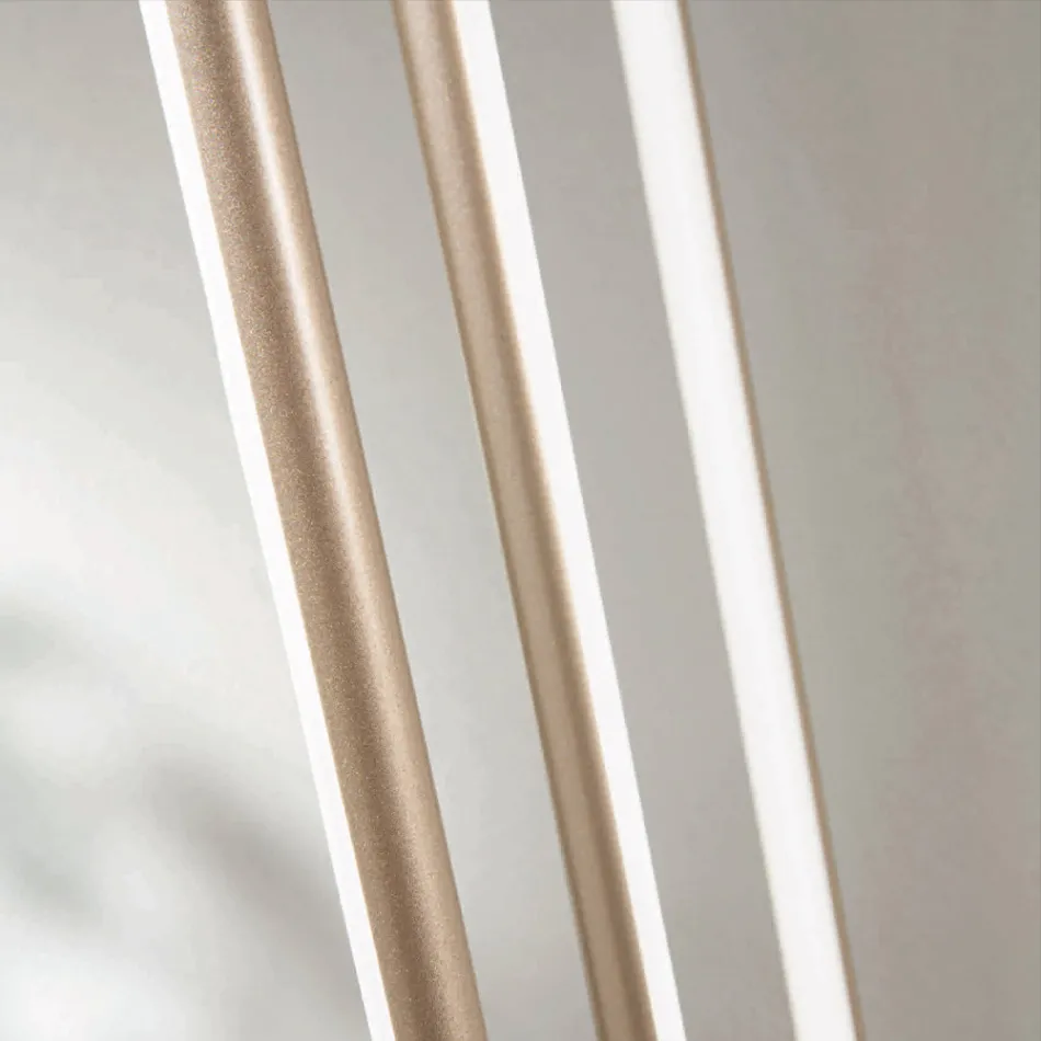 Lysekrone med 8 LED-lys i guldmalet metal og justerbare kabler - Orange Viadurini