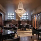 Jern- og guldlysekrone med rhinsten fremstillet i Italien til indretning - Østrig Viadurini