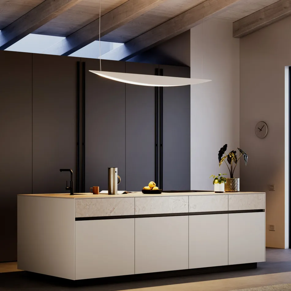 Lysekrone lavet af genanvendeligt aluminium i forskellige farver - Mila Viadurini