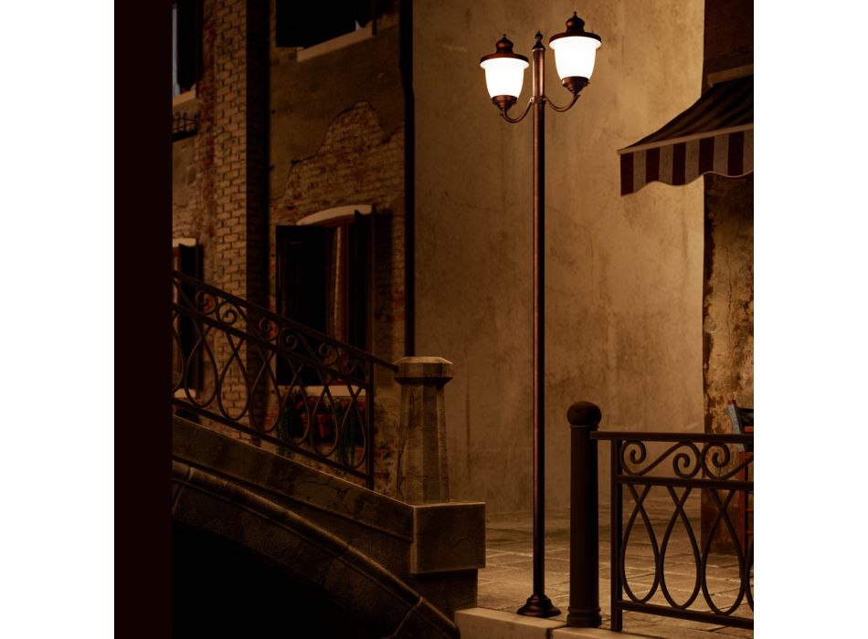 Udendørs lygtepæl med 2 lys i hvidt glas, kobber og messing - Venedig af Il Fanale Viadurini