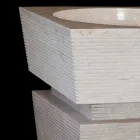 Sokkelvaske lavet af natursten Sire hvid, håndlavet Viadurini