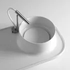 Vask lavet af keramik med et moderne design Marta Viadurini