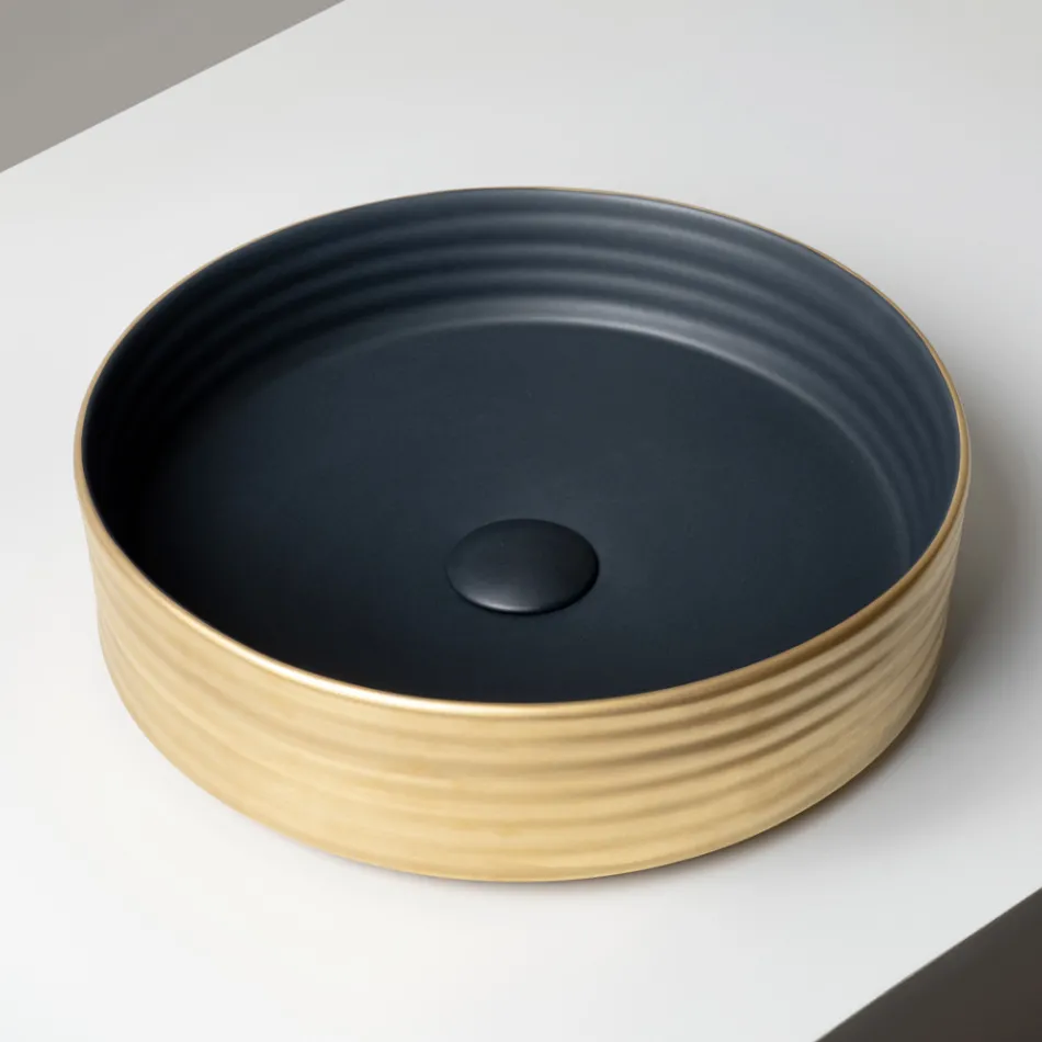 Bordvask i bølget porcelæn stentøj fremstillet i Italien - Vibrazione Viadurini