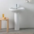 Hvid keramisk piedestalvask med et elegant moderne design - Silica Viadurini