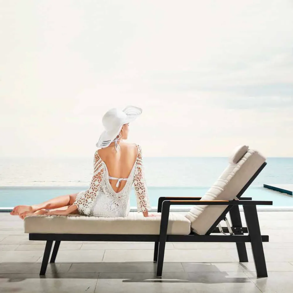 Armstøtter af aluminiumsseng og teaktræ med nakkestøtte - Moira Viadurini