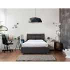 Seng i fuld størrelse med polstret sengegavl og fødder Made in Italy - Aaron Viadurini