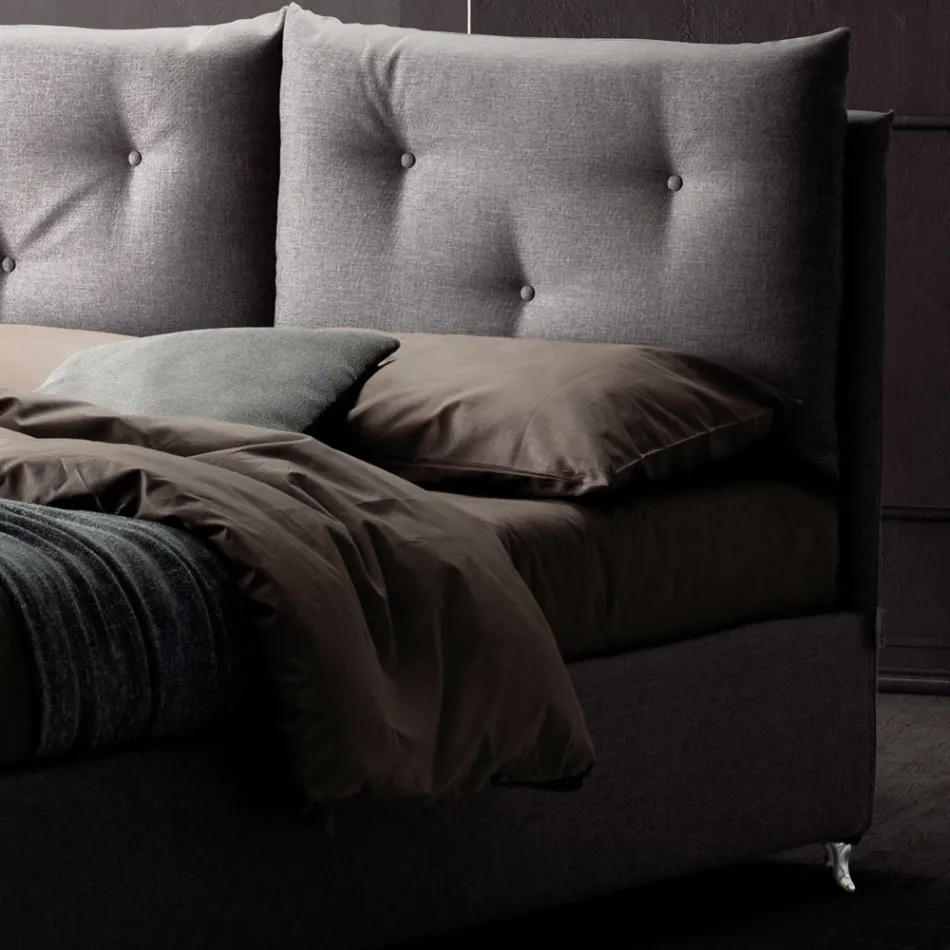 Dobbeltseng 160x190 med dekorative knapper i puderne - stråler Viadurini