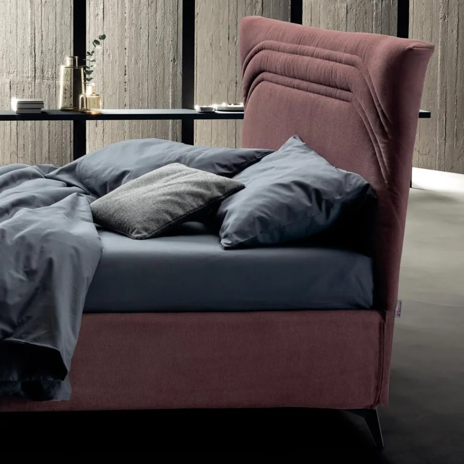 Dobbeltseng 160x190 med buede linjer og dobbelt quiltet bånd - Gioie Viadurini