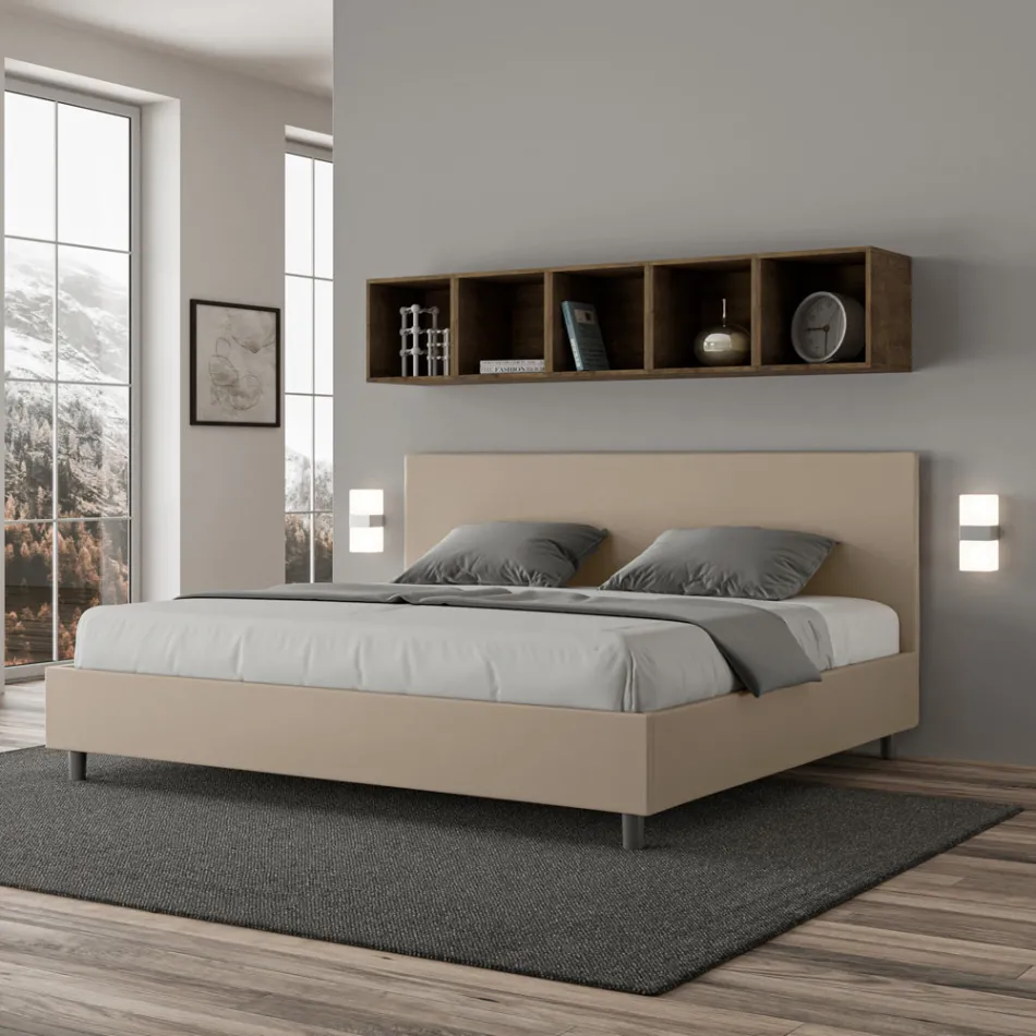 Dobbeltseng 200x200 cm med hovedgærde i kunstlæder, fremstillet i Italien - Pallone Viadurini