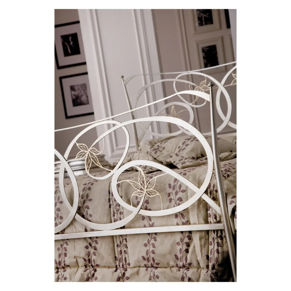 Dobbeltseng med puder, madras og 2 sengeborde Made in Italy - Natural Viadurini