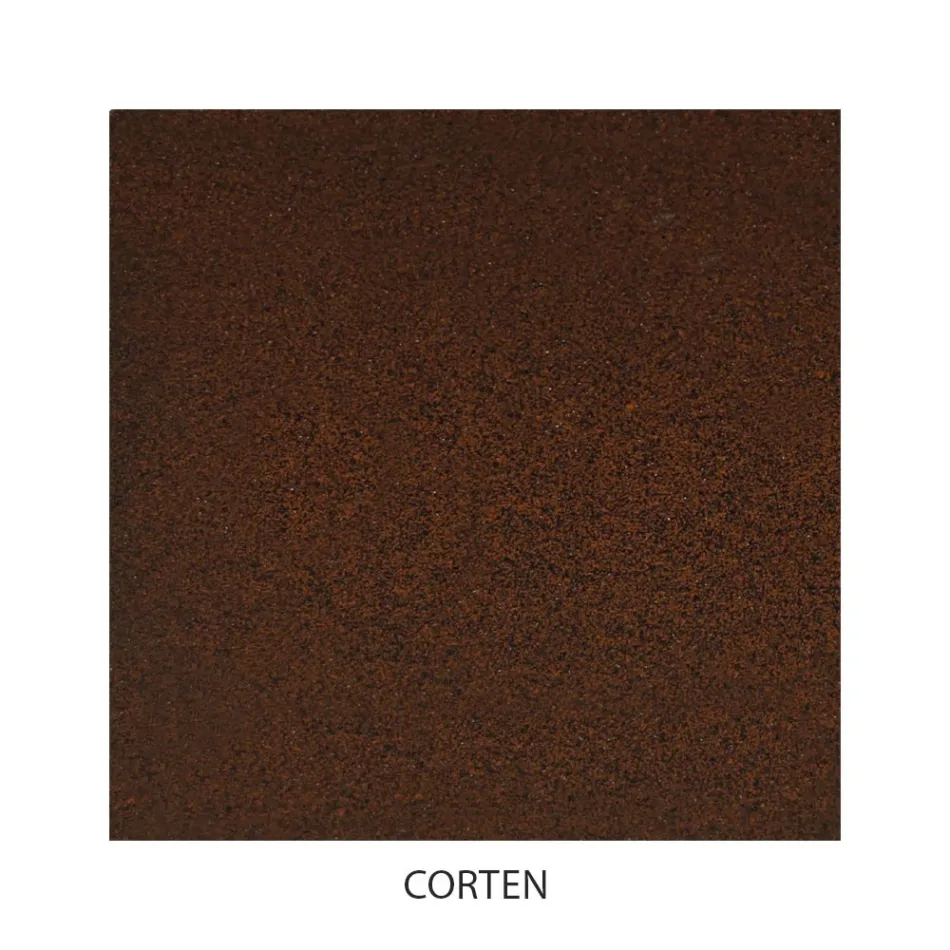 Dobbeltseng med koordineret Corten fodbræt - Peter Viadurini