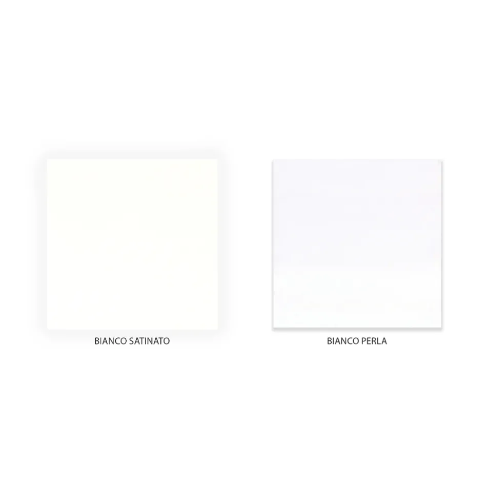 Dobbeltseng med tilhørende fodbræt, madras og 2 sengeborde - Nebbia Viadurini