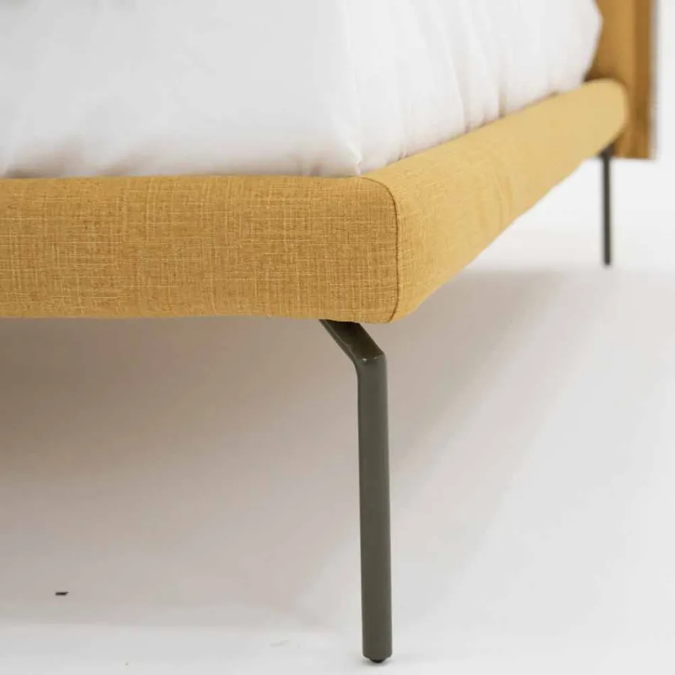 Dobbeltseng i stof med metalfødder fremstillet i Italien - Glorio Viadurini