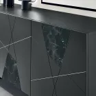 Skænk med 3 døre i lakeret MDF med pantograf og marmorlignende glasindsatser - Danila Viadurini