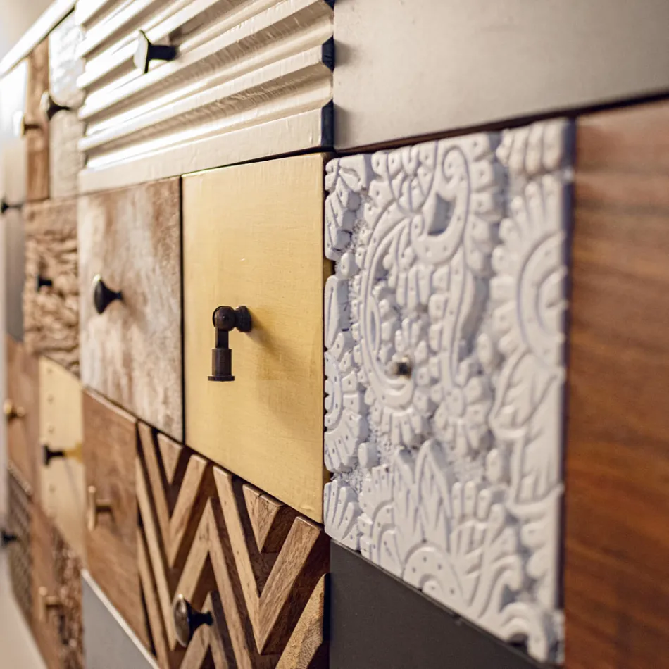 Skænk i mangotræ 2 låger 4 skuffer Etnisk stil Homemotion - Auriel Viadurini