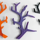 Plexiglas væghylde med kappekroge fremstillet i Italien - neon Viadurini