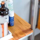 Kolonnebadeværelse i teaktræ og stål med 4 åbne hylder - Tamburino Viadurini