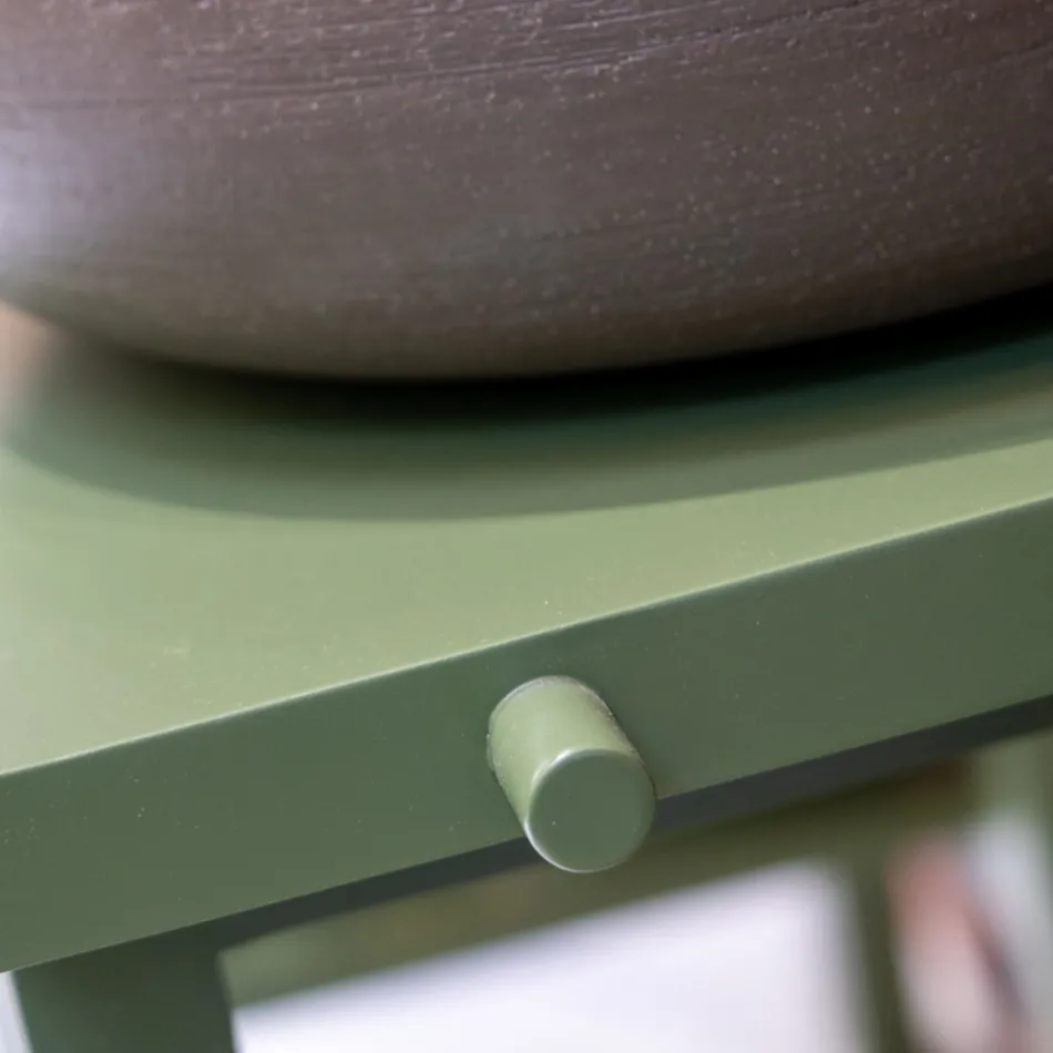 Fritstående badeværelsesskab med teak finish og stor grøn hylde - Raomi Viadurini