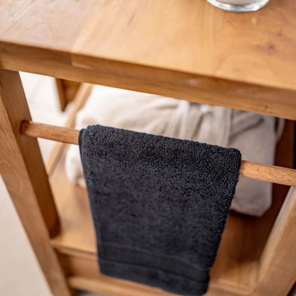 Fritstående badeværelsesskab lavet af teaktræ med to skuffer - Frangipani Viadurini