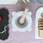 Mørtel i hvid Carrara-marmor med træstød lavet i Italien - Winda Viadurini