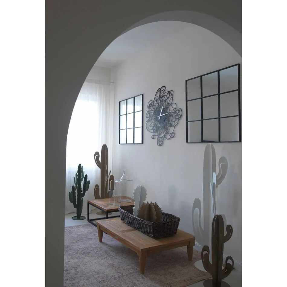 Vægur i moderne design i sort eller hvidt jern fremstillet i Italien - Baldo Viadurini