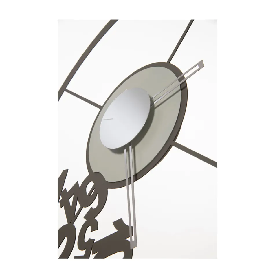 Ur lavet af jern med faldne tal lavet i Italien - Vædderen Viadurini