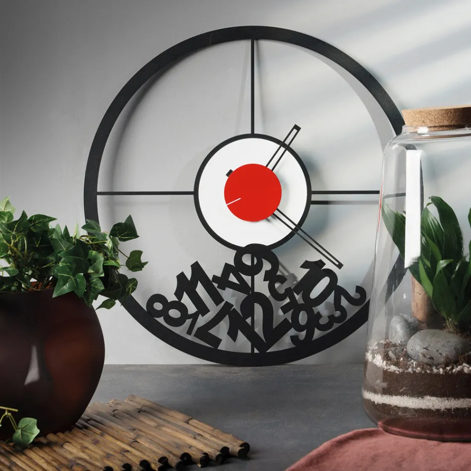 Ur lavet af jern med faldne tal lavet i Italien - Vædderen Viadurini