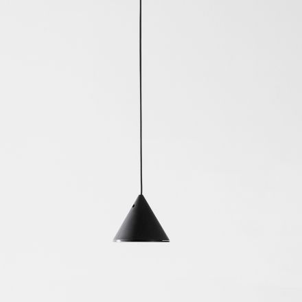 Trådgulvlampe i sort aluminium og lille kegle Minimal Design - Mercado Viadurini