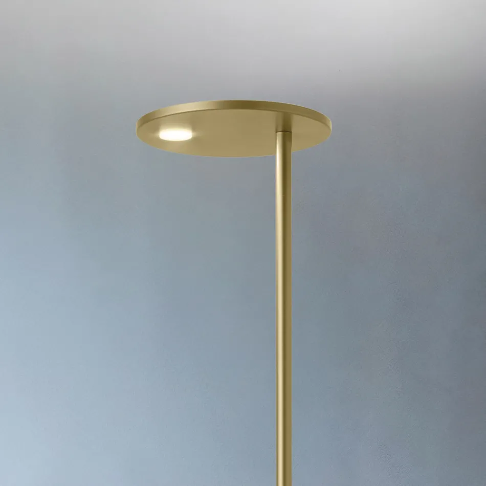 Gulvlampe lavet af metal med forskellige finish fremstillet i Italien - Lumi Viadurini