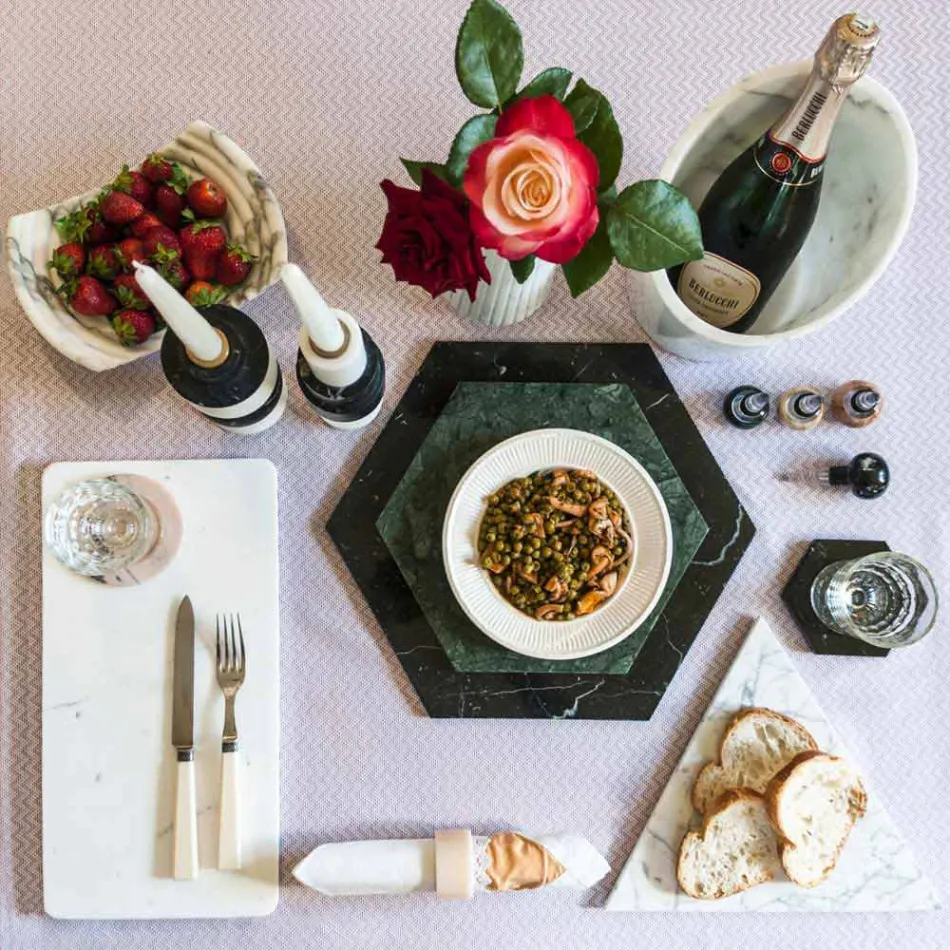 Sekskantet serveringsplade i hvid Carrara-marmor eller sort marquinia - Ludivine Viadurini