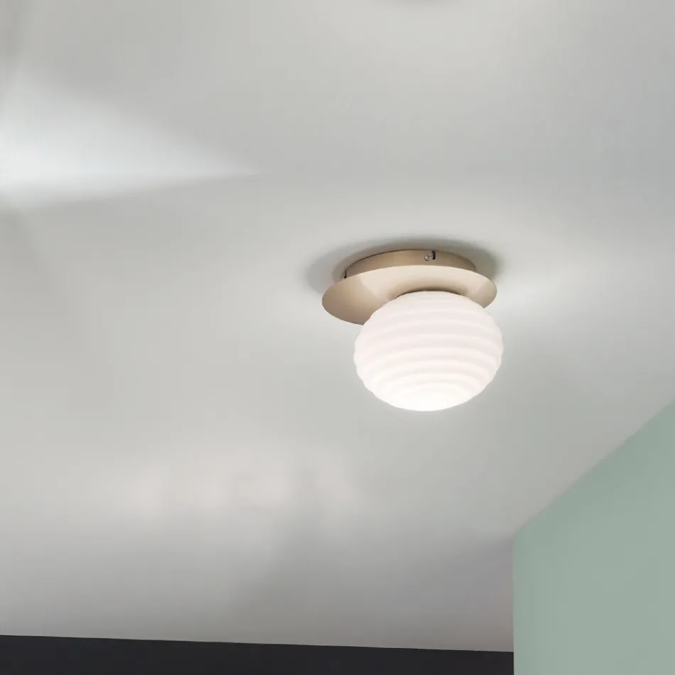 Væglampe i blæst glas med metalstruktur - Svale Viadurini