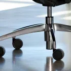 Ergonomisk drejelig kontorstol med hjul og nakkestøtte - Gimiglia Viadurini