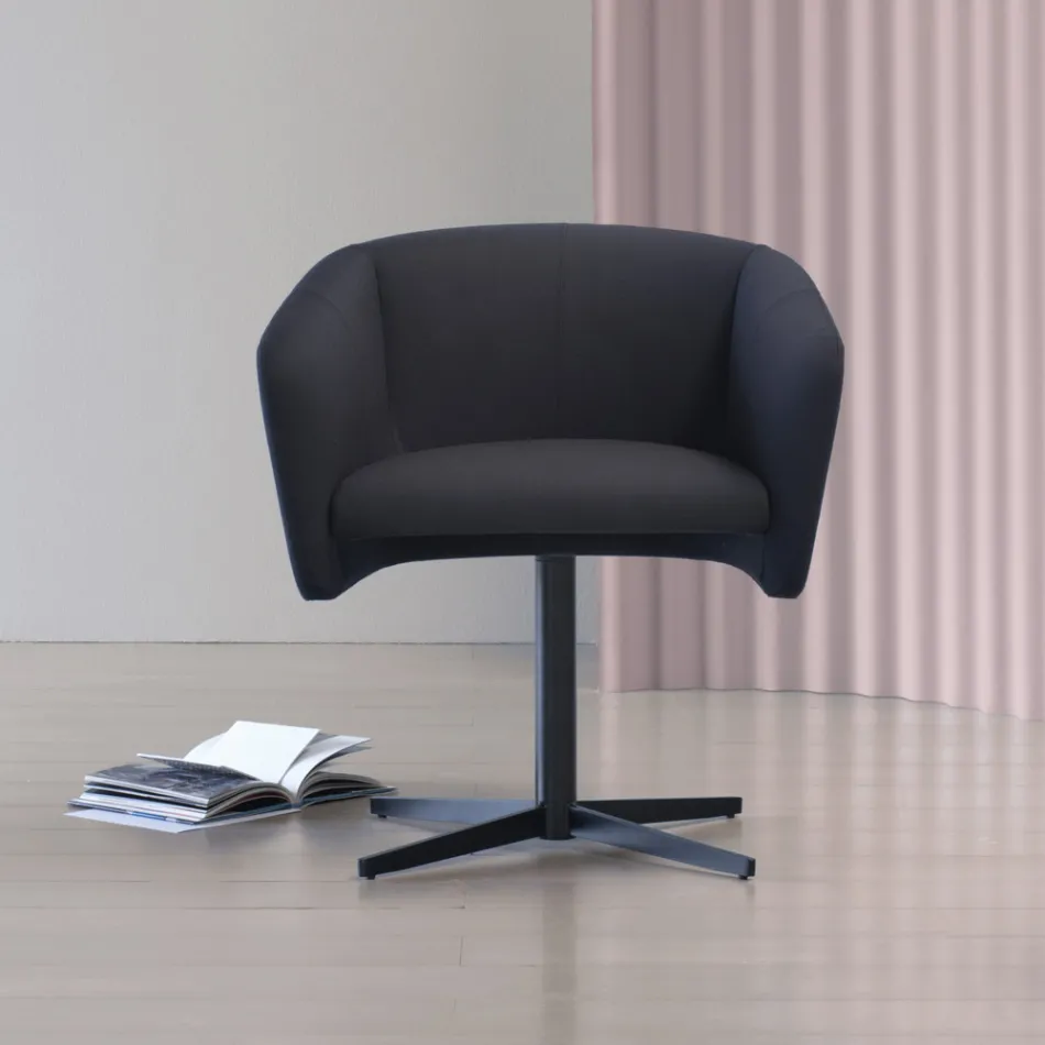 Stoflænestol med luksus drejefod i metal lavet i Italien - Bergen Viadurini