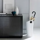 Paraply står i regenereret læder af Pluvia håndlavet design Viadurini