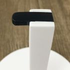 Toiletrulleholder i hvid Corian eller med sort indsats, fremstillet i Italien - Elono Viadurini