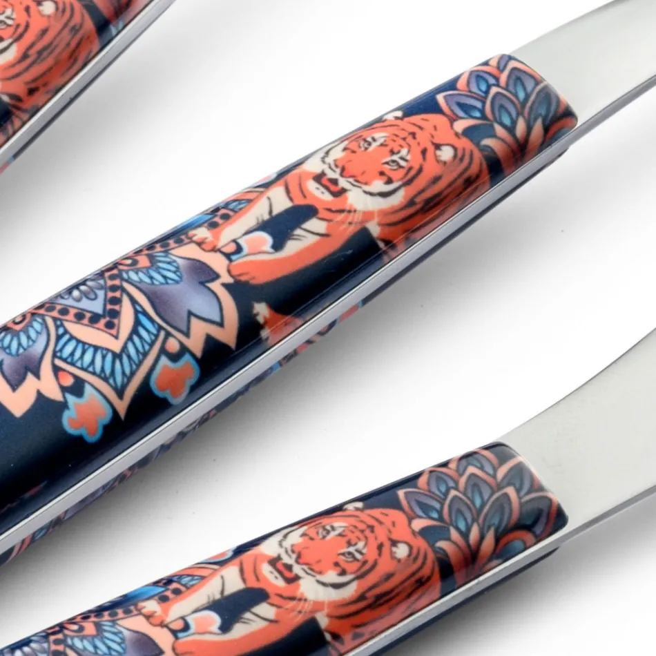 Stål og Plast Bestik Farvet Dekoration med Tiger 24 Stk - Alessandra Viadurini