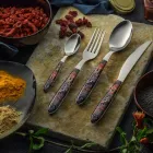 Stål og Plast Bestik Farvet Dekoration med Tiger 24 Stk - Alessandra Viadurini