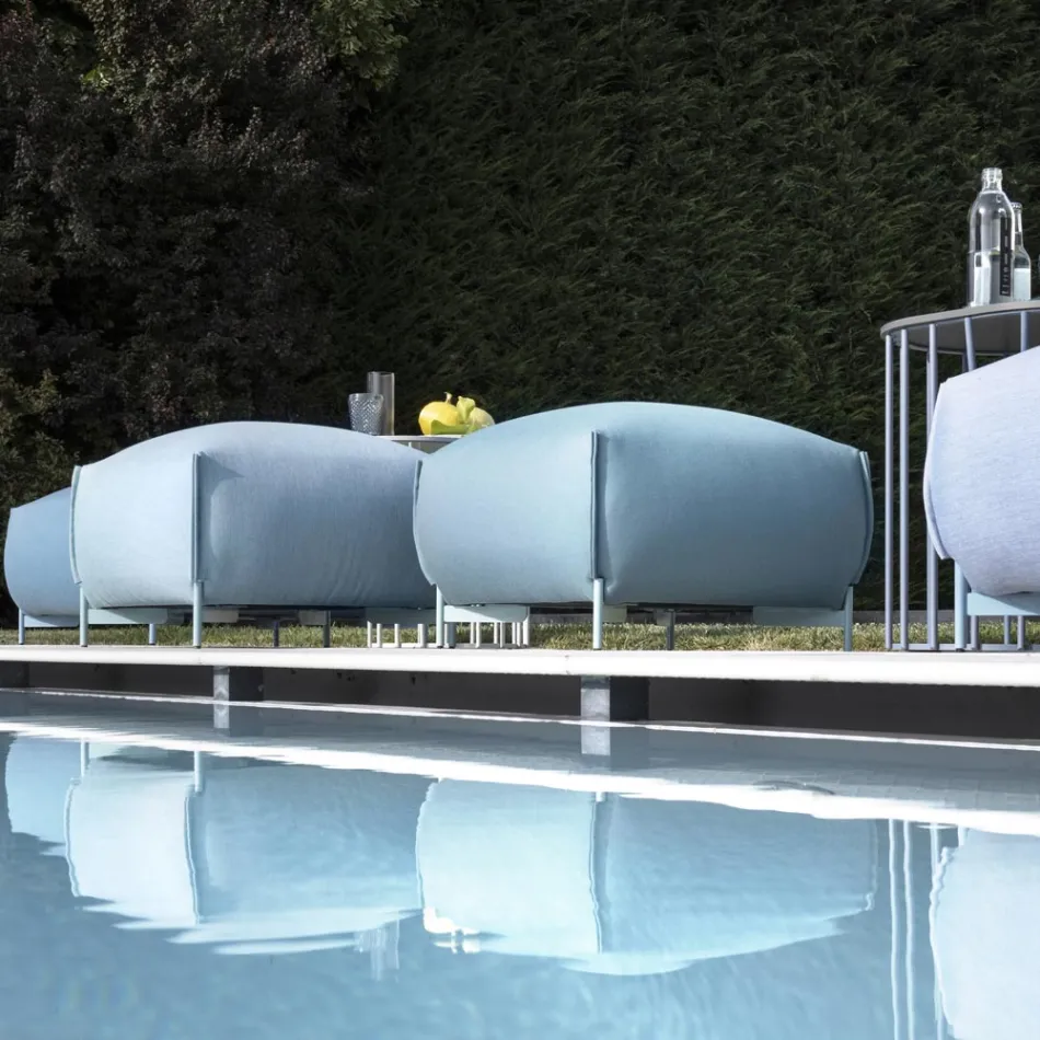 Havepuf i stof med metalfødder lavet i Italien - Smør Viadurini