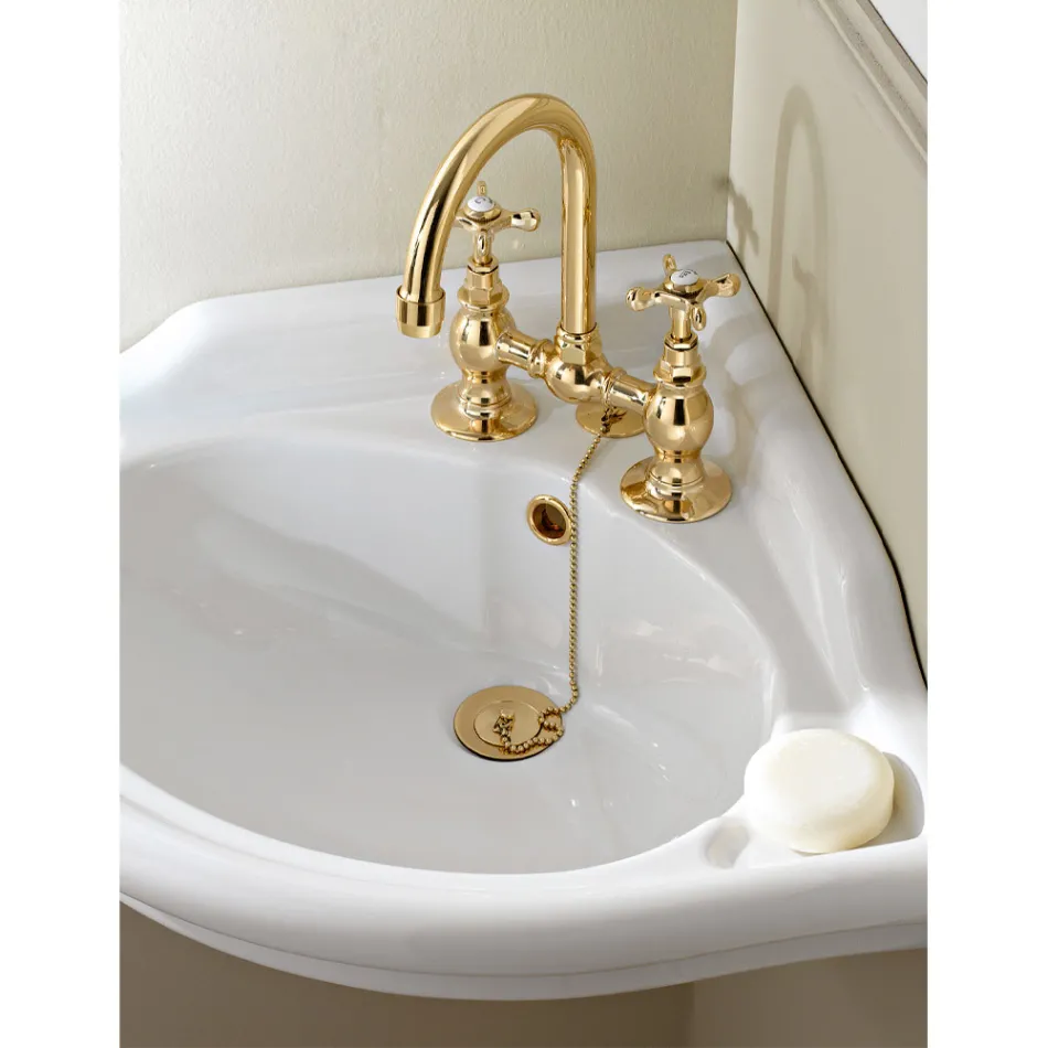 Klassisk håndlavet brohane i messing til vask - Fioretta Viadurini