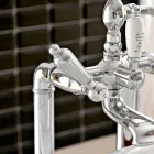 Gulvstående badekararmatur med messinghåndbruser fremstillet i Italien - Noriana Viadurini