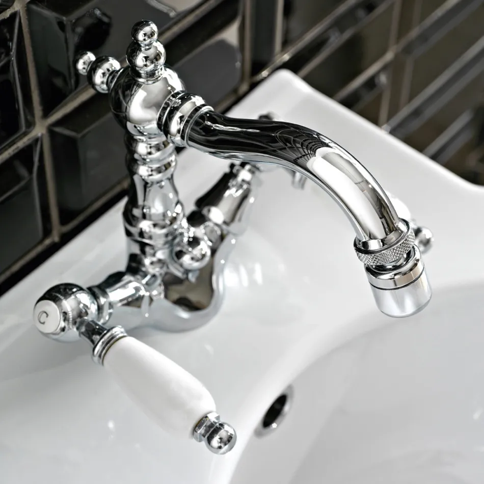 Klassisk enkelthuls bidethane med håndlavede messinggreb - Noriana Viadurini