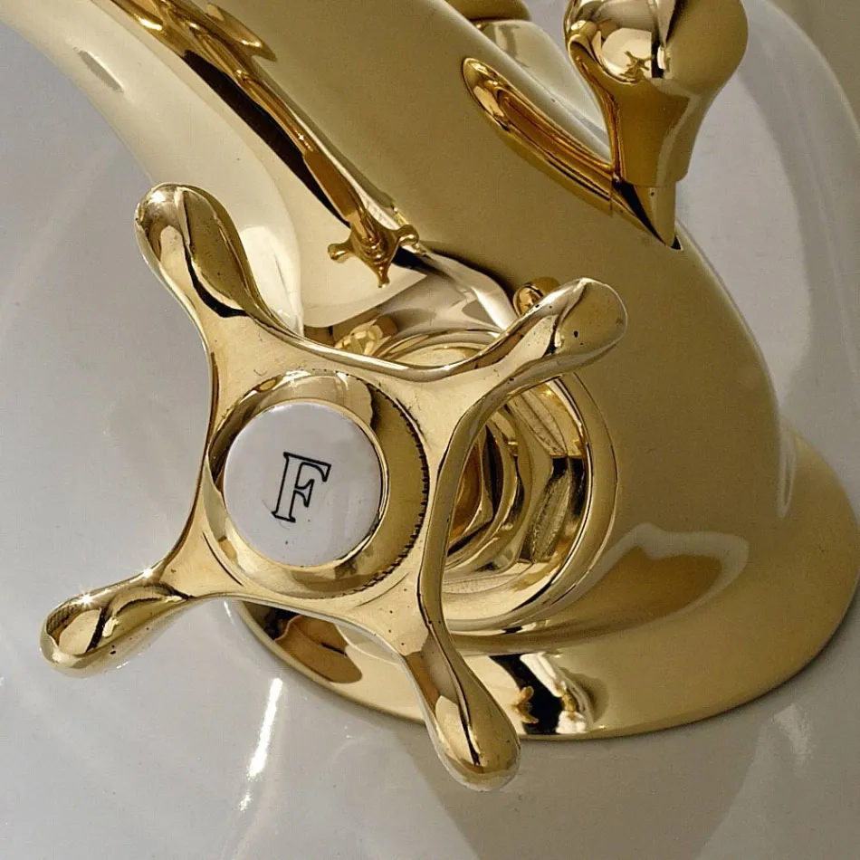 Enkelthuls bidethane i messing med klassiske sommerfuglehåndtag - Fioretta Viadurini