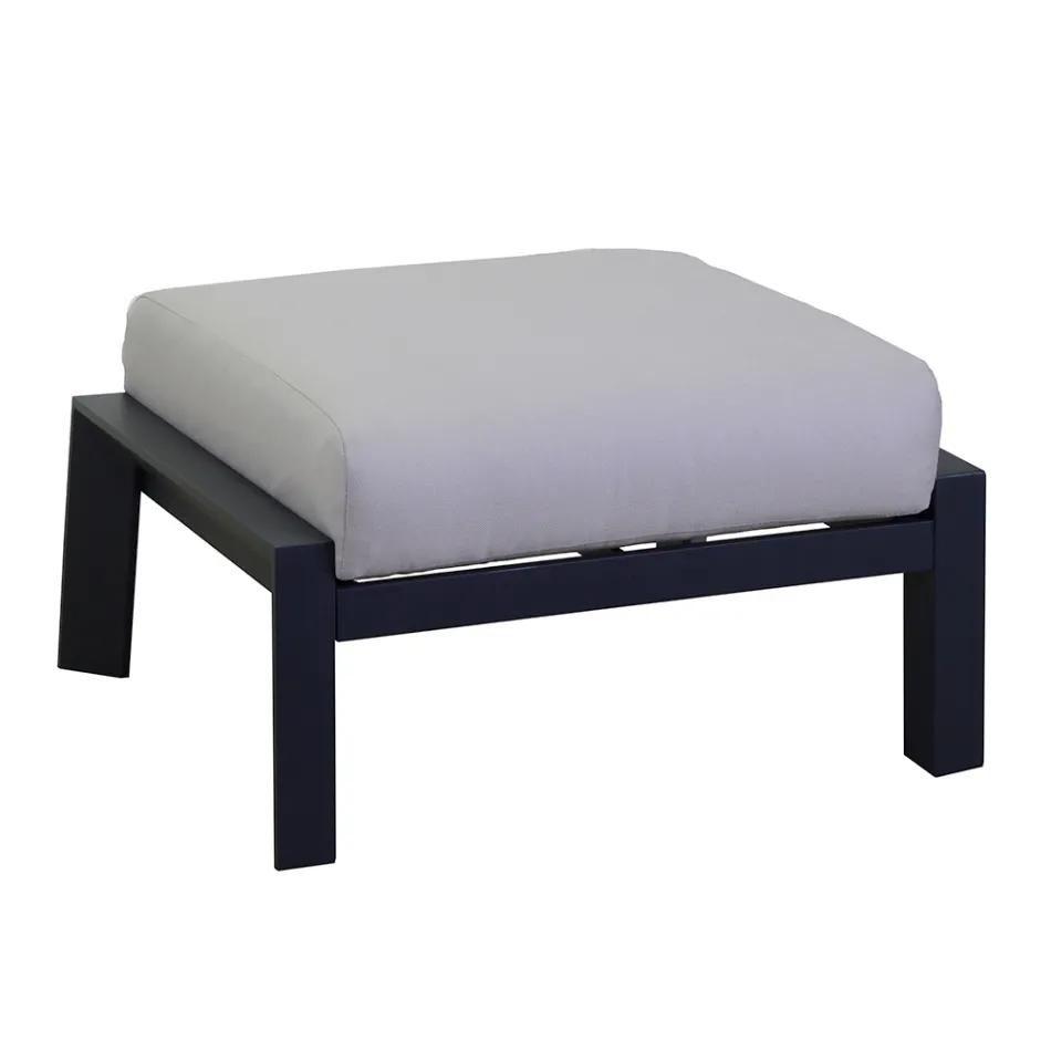 Stue bestående af sofa, sofabord og lænestole med fodstøtte - Opslagstavle Viadurini