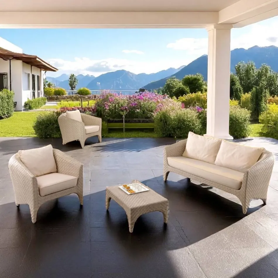 Polyrattan stuemøbelmærke REHAU i forskellige finish og hvide hynder - Madness Viadurini