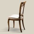 Klassisk polstret stol i valnød eller hvidt træ lavet i Italien - Caligola